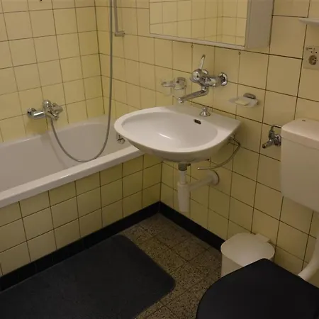 Oberland Nr- 29 Appartement-fewo- Dusche Oder Bad- Wc 6-bettwohnung By Interhome